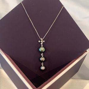 Black, brown and grey pearl necklace